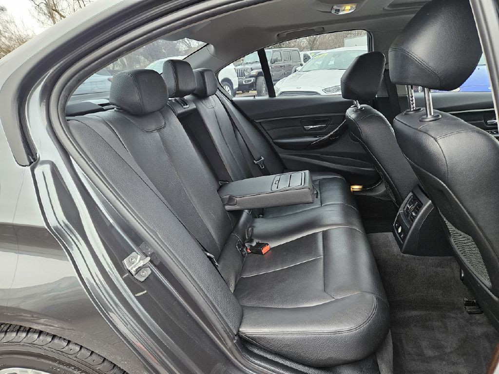 2015 BMW 3 Series Image 46