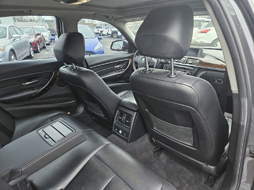 2015 BMW 3 Series Image 47