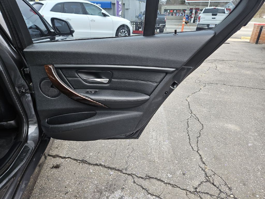 2015 BMW 3 Series Image 49