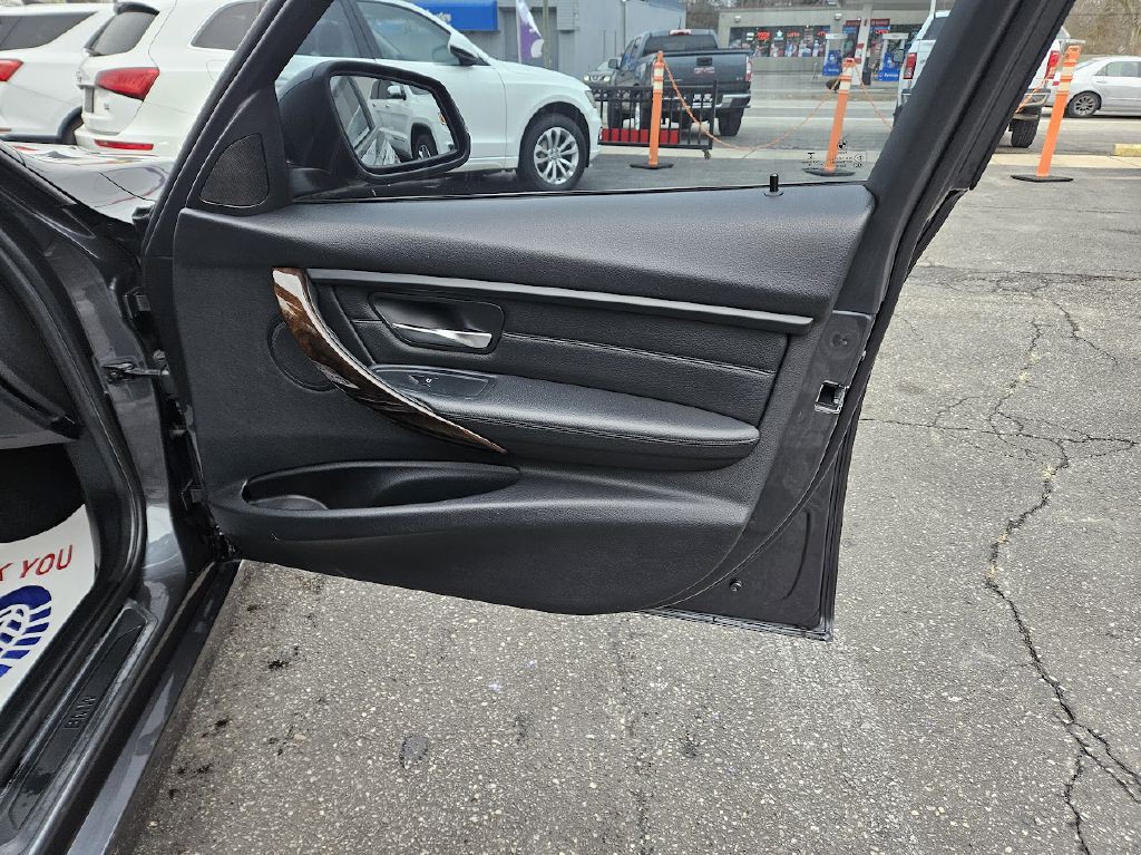 2015 BMW 3 Series Image 46