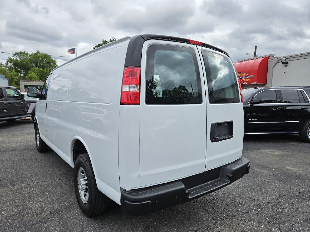 2021 Chevrolet Express Image 4