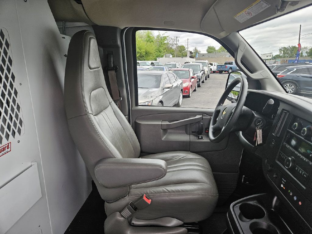 2021 Chevrolet Express Image 12