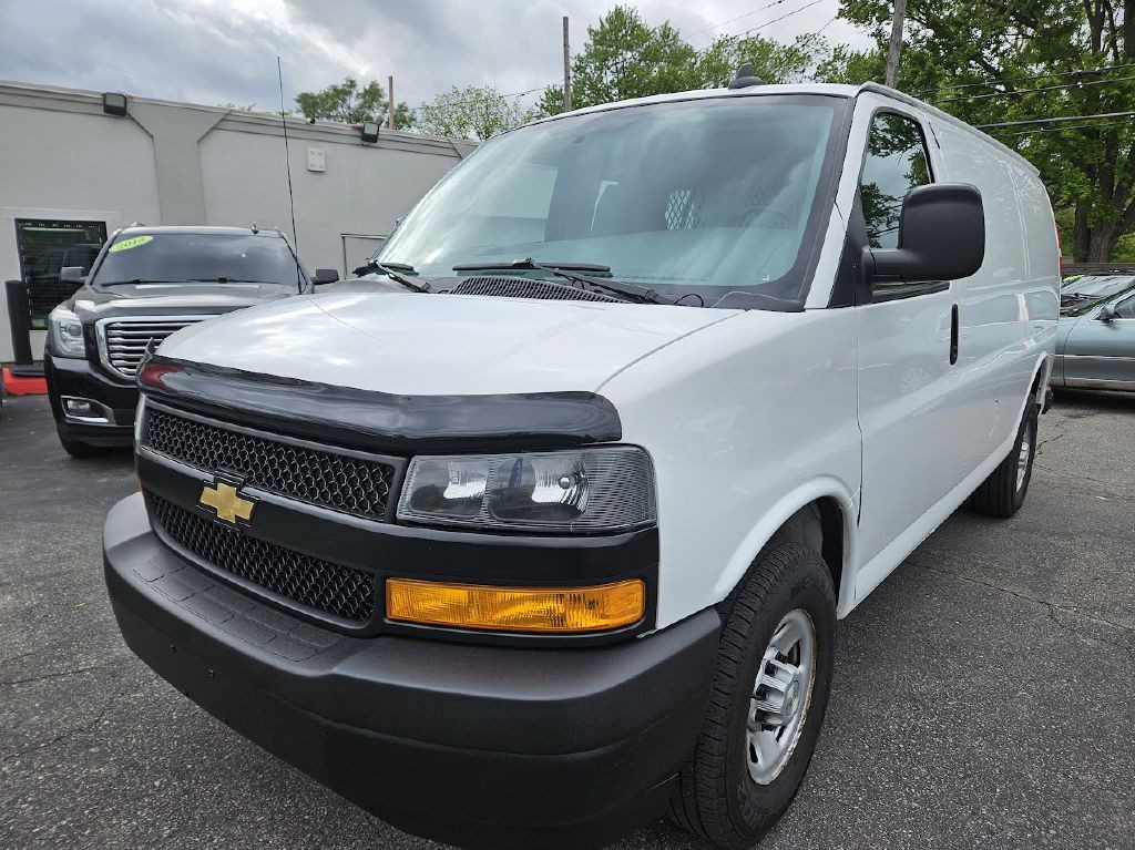 2021 Chevrolet Express Image 17
