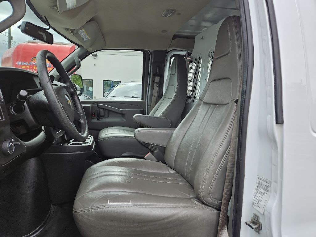 2021 Chevrolet Express Image 28