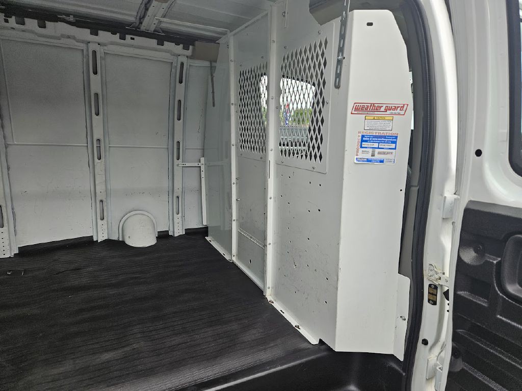 2021 Chevrolet Express Image 36