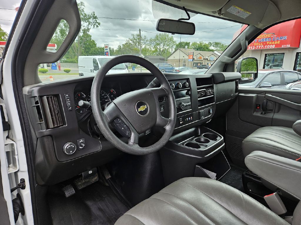 2021 Chevrolet Express Image 8