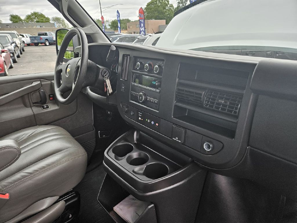 2021 Chevrolet Express Image 14