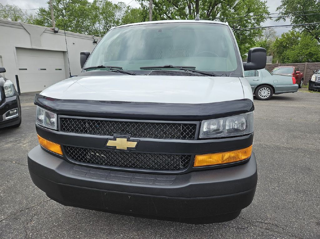 2021 Chevrolet Express Image 18