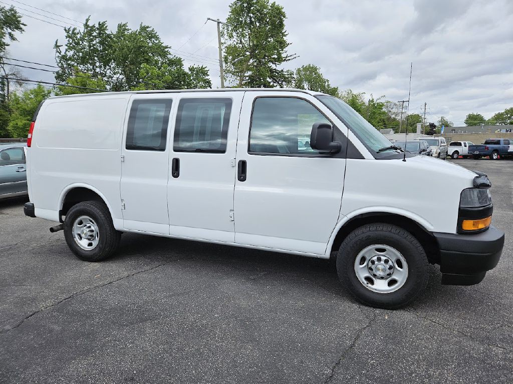 2021 Chevrolet Express Image 20