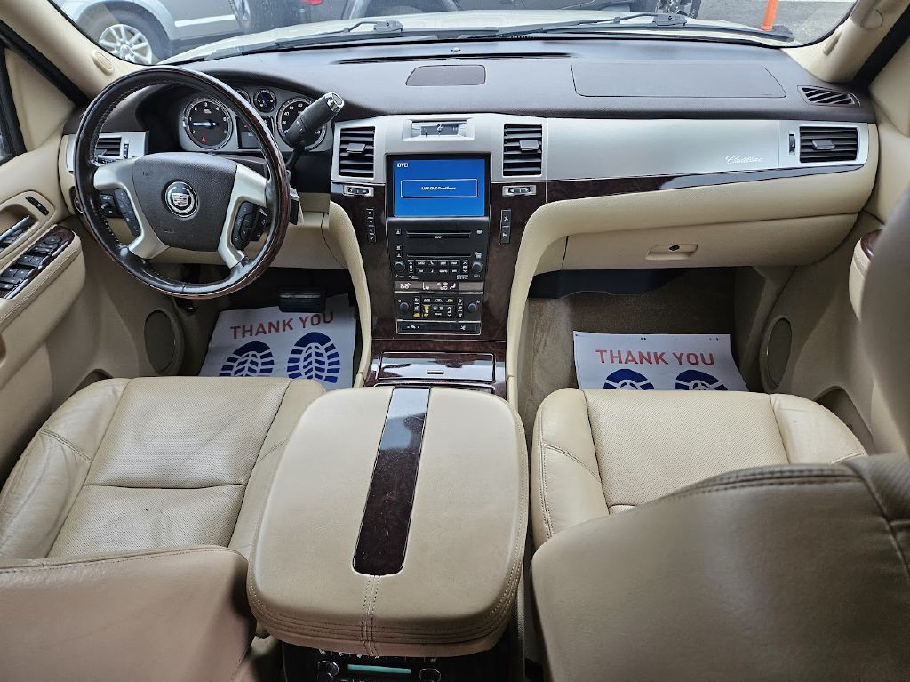 2010 Cadillac Escalade Image 47