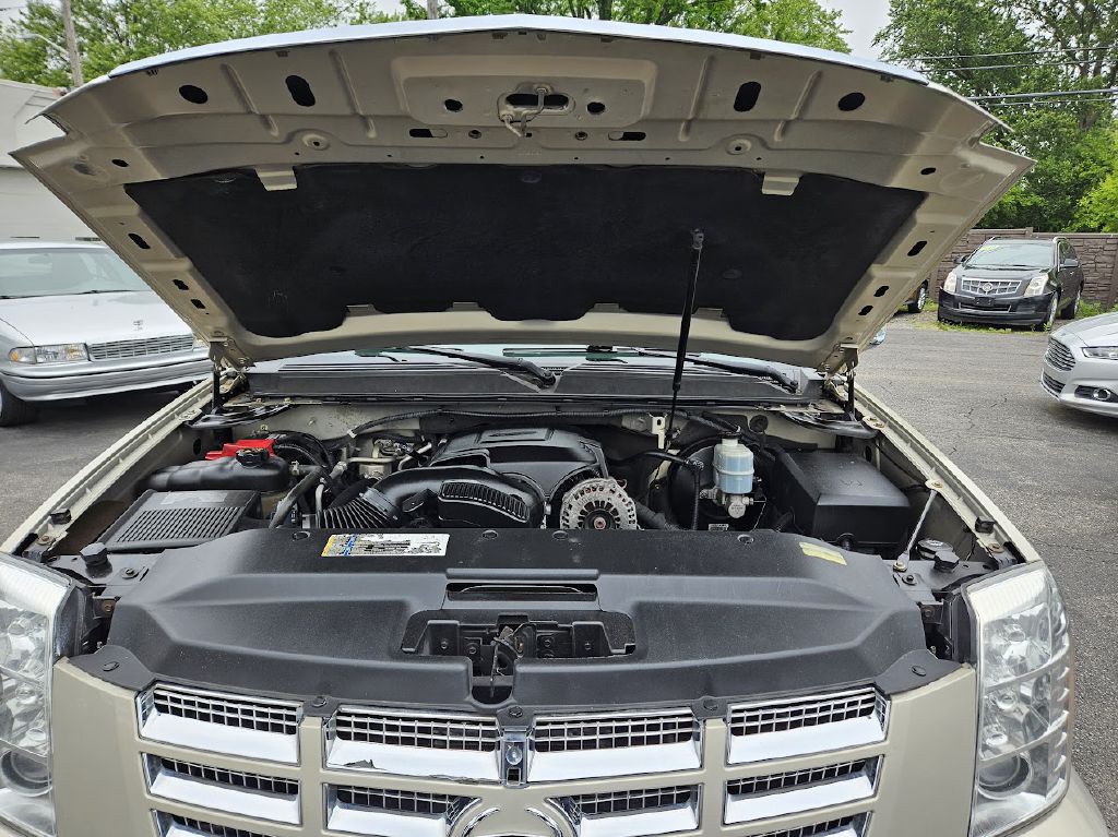 2010 Cadillac Escalade Image 49
