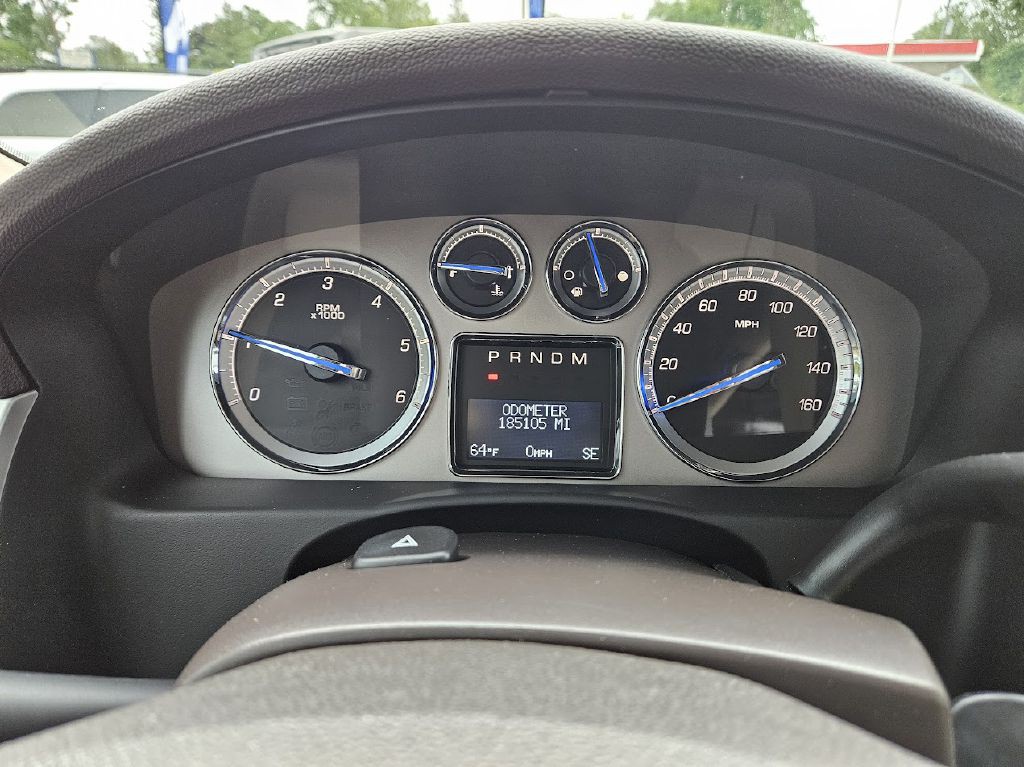 2010 Cadillac Escalade Image 15