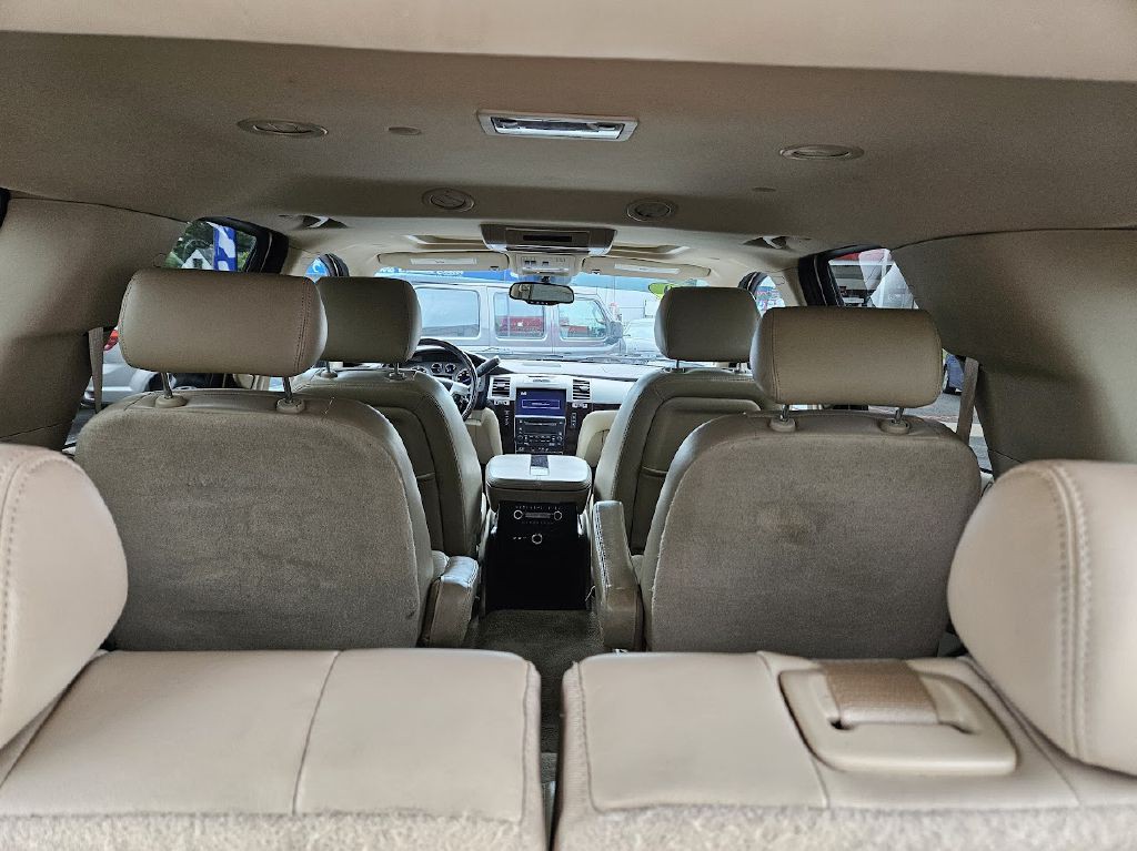 2010 Cadillac Escalade Image 20