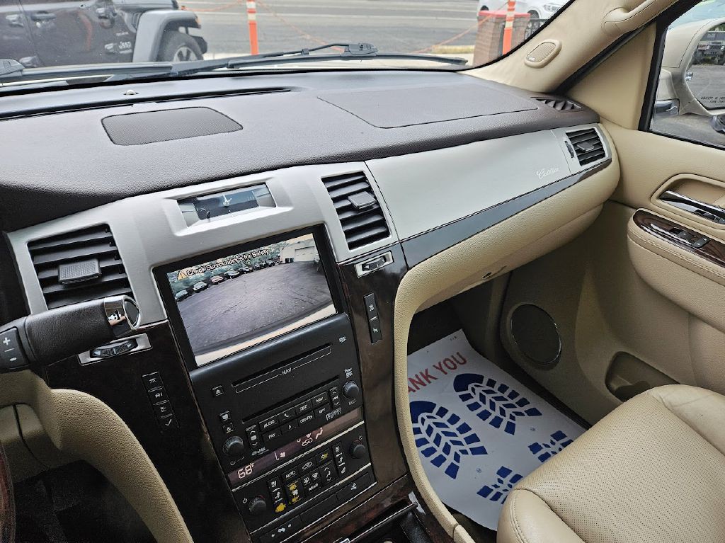 2010 Cadillac Escalade Image 27