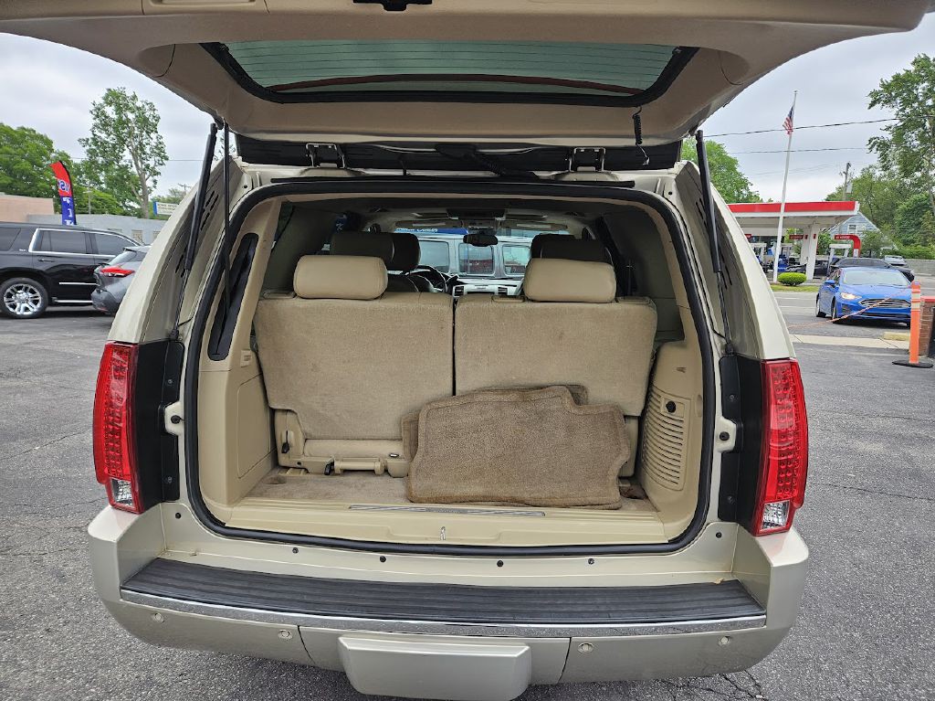 2010 Cadillac Escalade Image 34