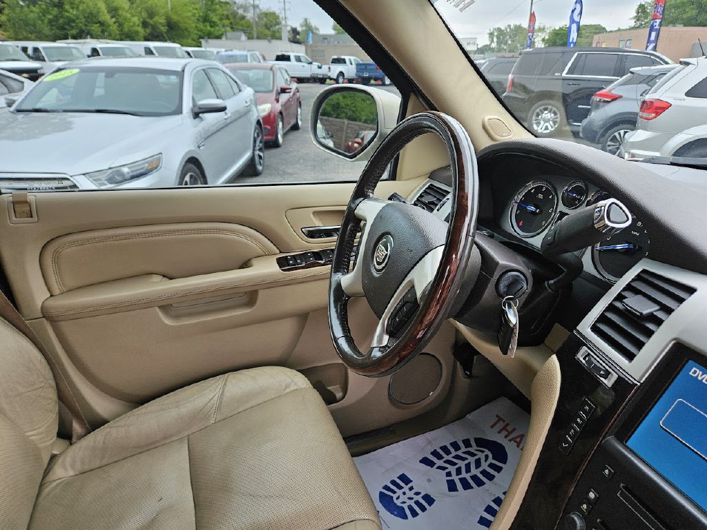 2010 Cadillac Escalade Image 39