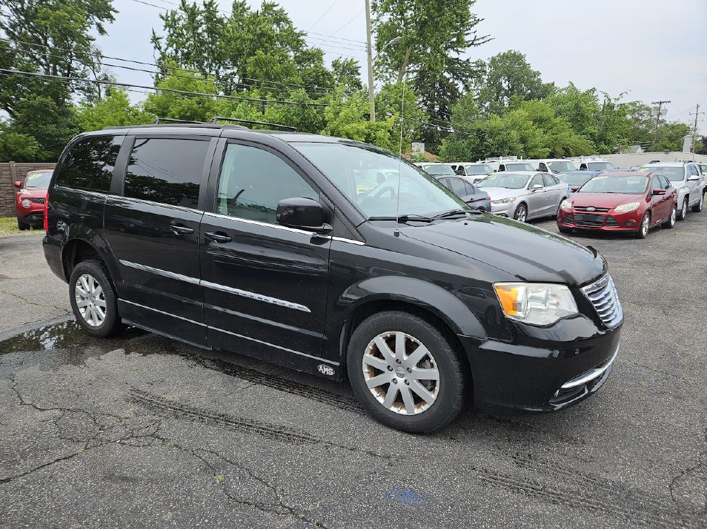 2014 Chrysler Town & Country Image 21