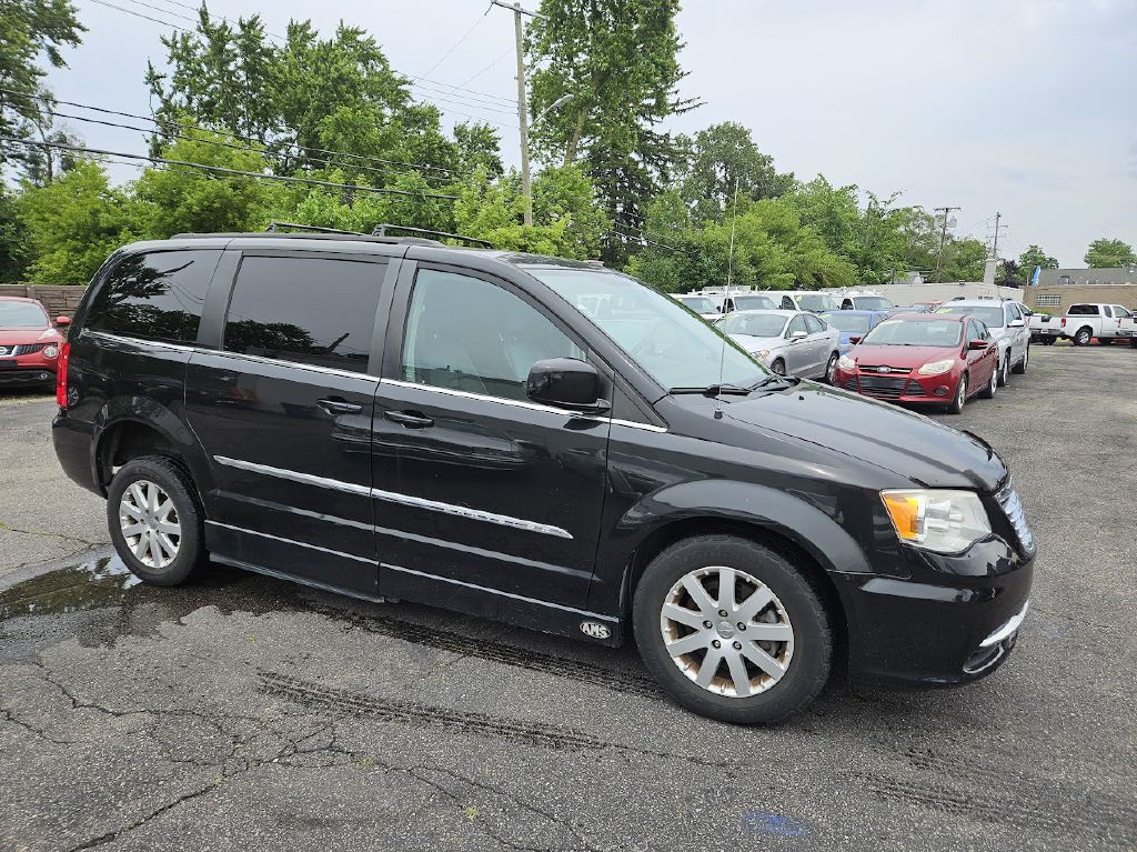 2014 Chrysler Town & Country Image 22