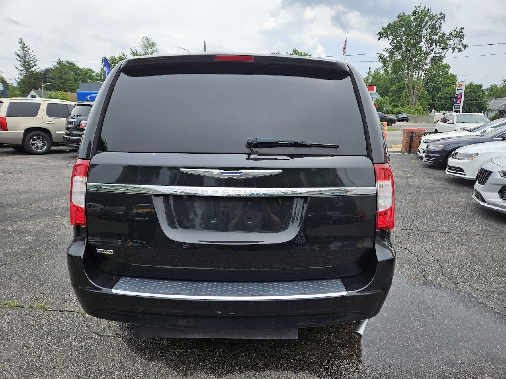 2014 Chrysler Town & Country Image 24