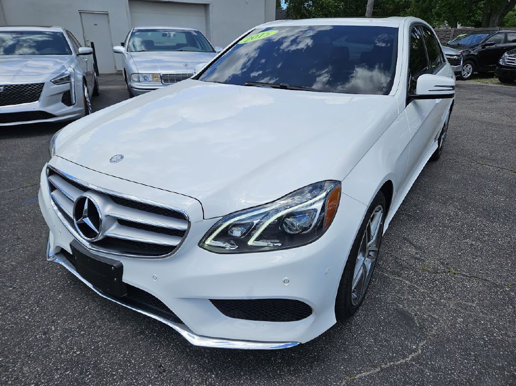 2016 Mercedes-Benz E-Class Image 1