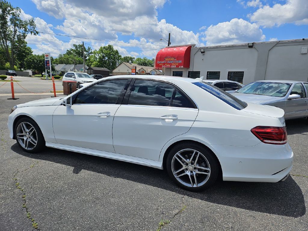 2016 Mercedes-Benz E-Class Image 10