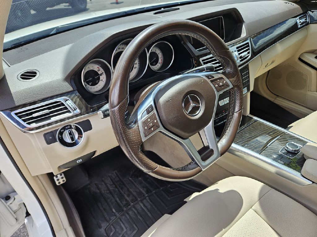 2016 Mercedes-Benz E-Class Image 12