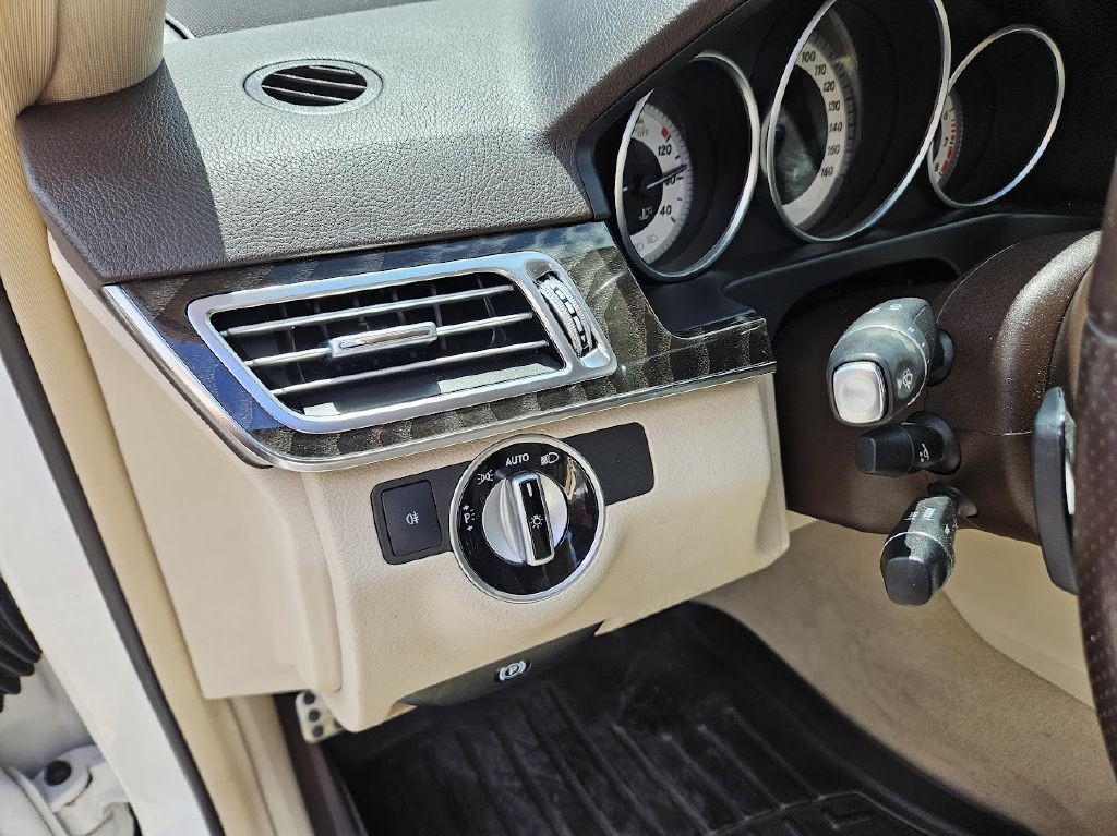 2016 Mercedes-Benz E-Class Image 14