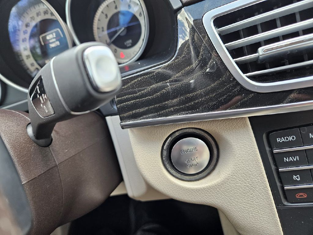 2016 Mercedes-Benz E-Class Image 19