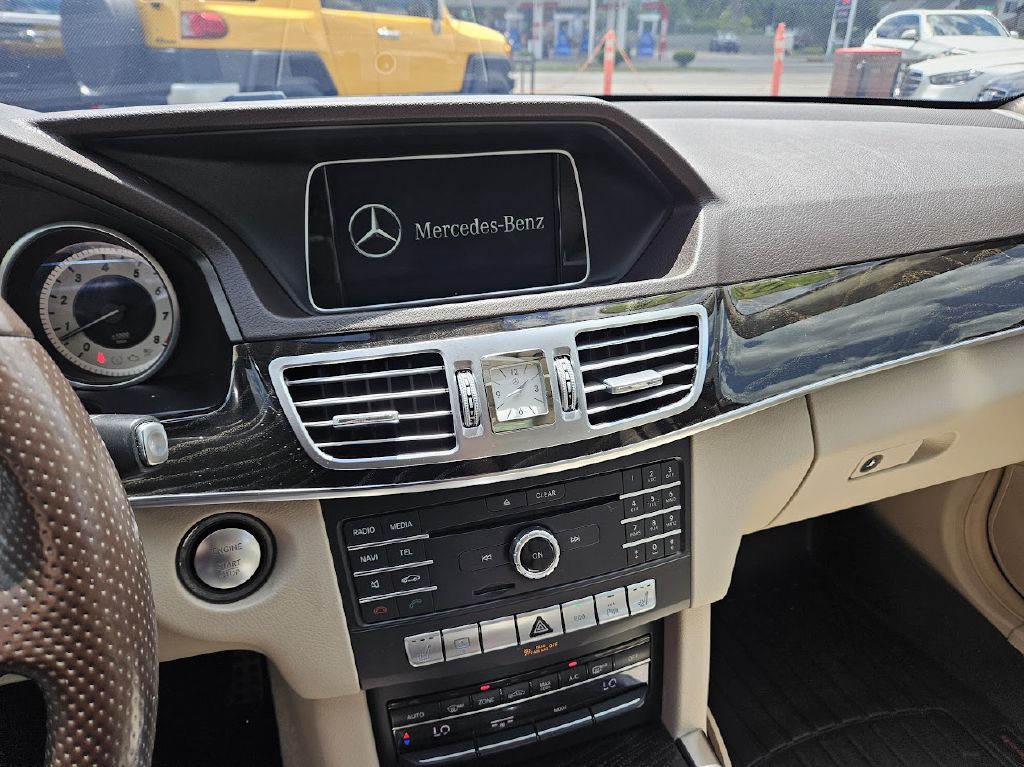 2016 Mercedes-Benz E-Class Image 21