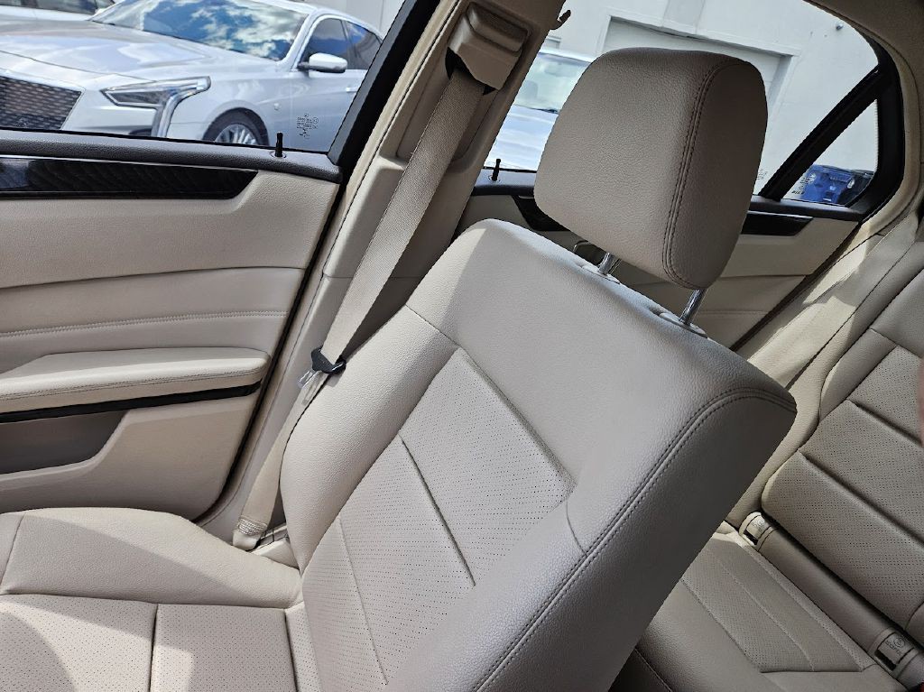 2016 Mercedes-Benz E-Class Image 25