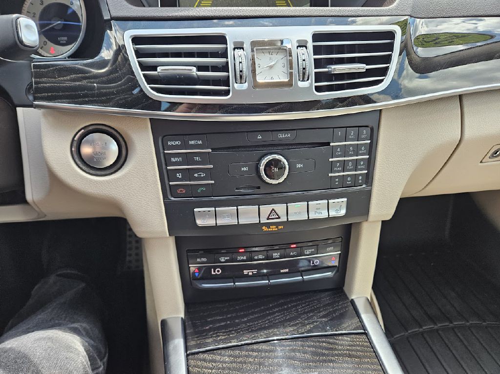 2016 Mercedes-Benz E-Class Image 27
