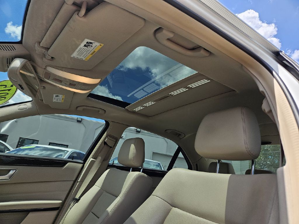 2016 Mercedes-Benz E-Class Image 30