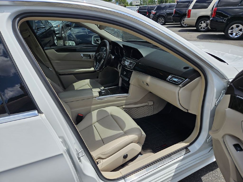 2016 Mercedes-Benz E-Class Image 36