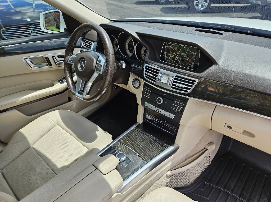 2016 Mercedes-Benz E-Class Image 38