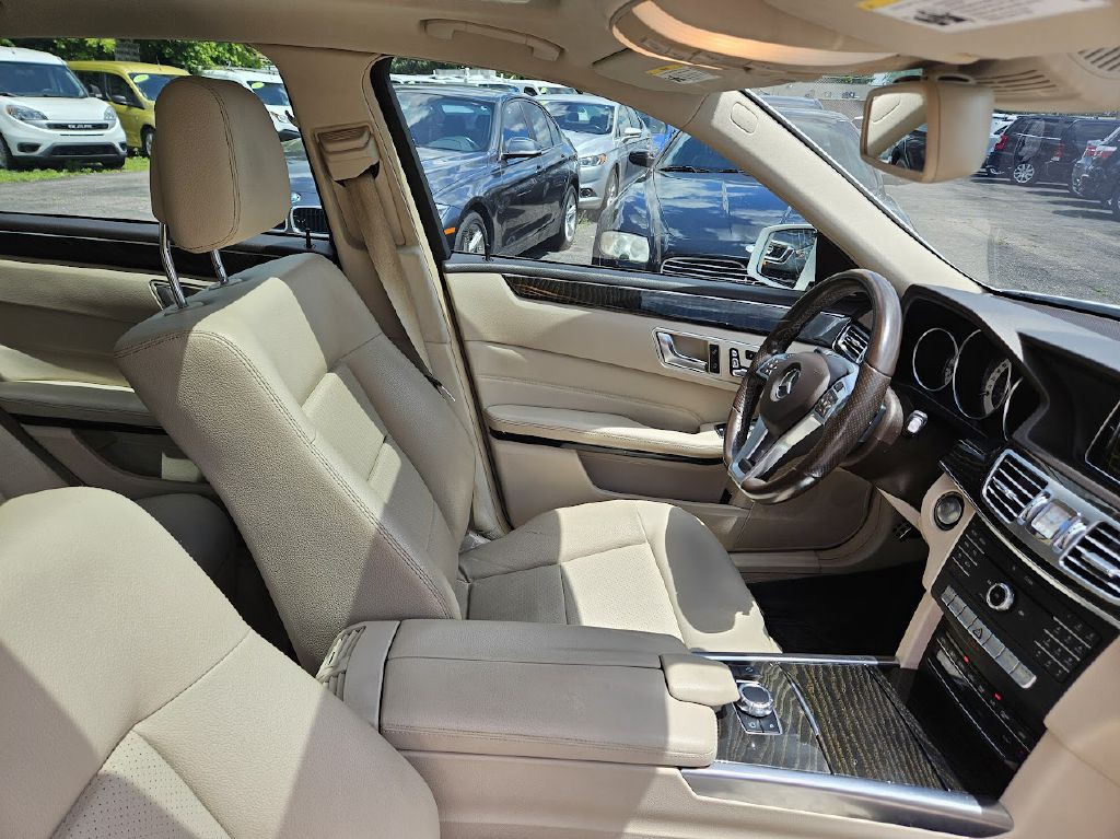 2016 Mercedes-Benz E-Class Image 40