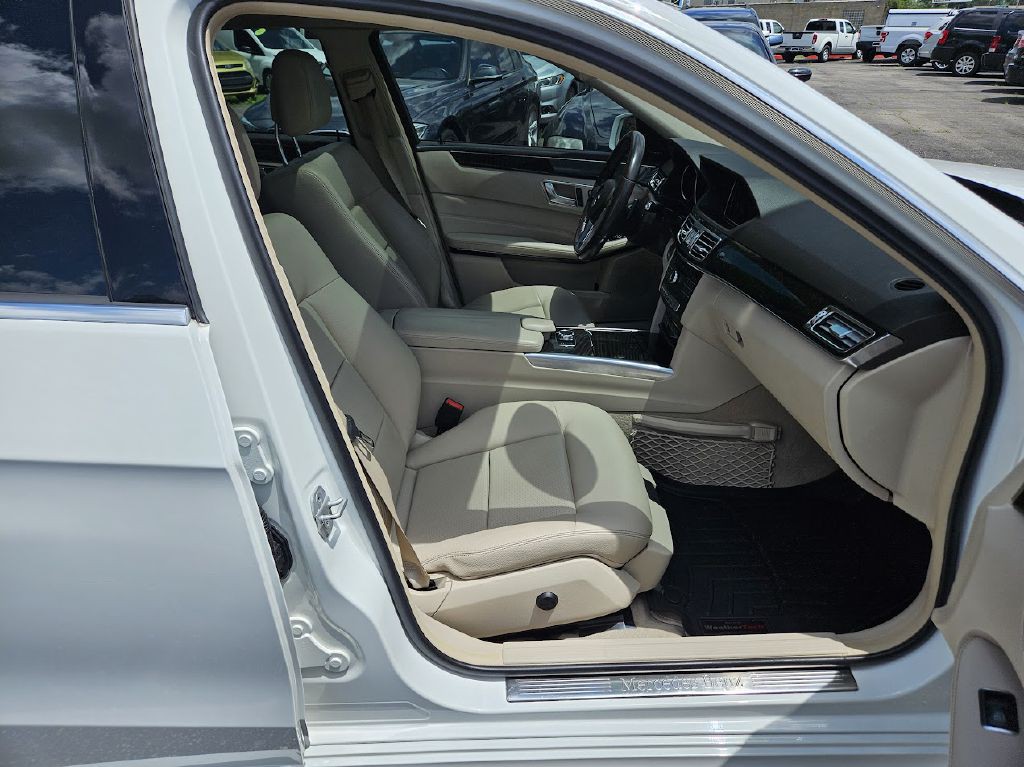 2016 Mercedes-Benz E-Class Image 41