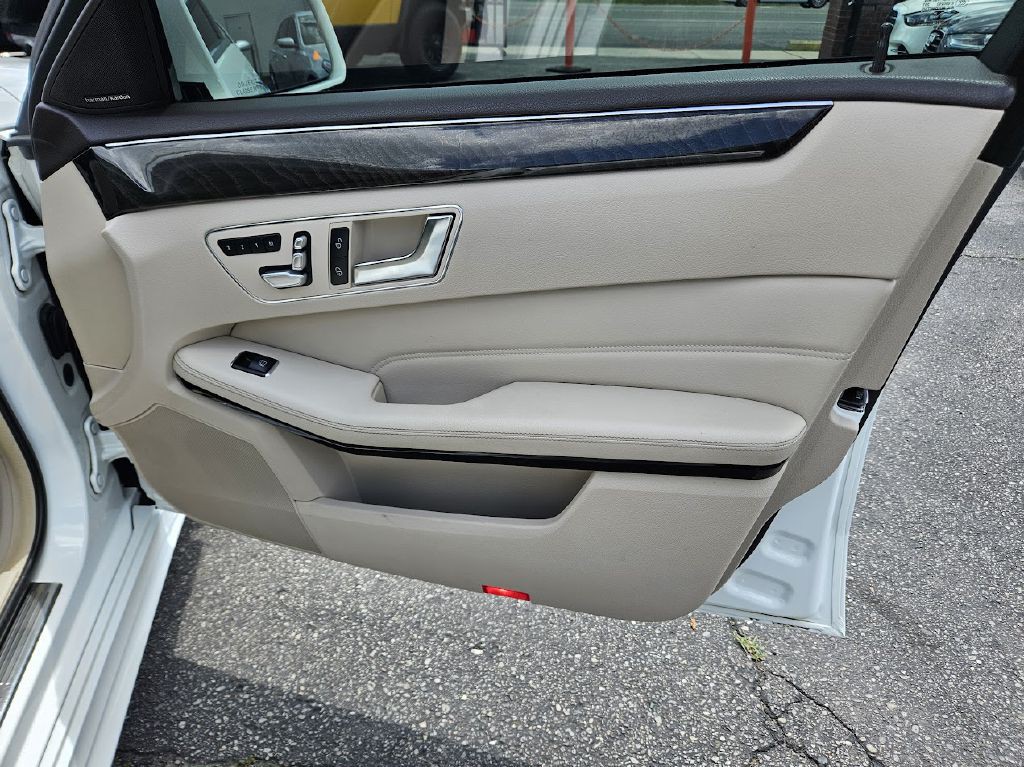 2016 Mercedes-Benz E-Class Image 42