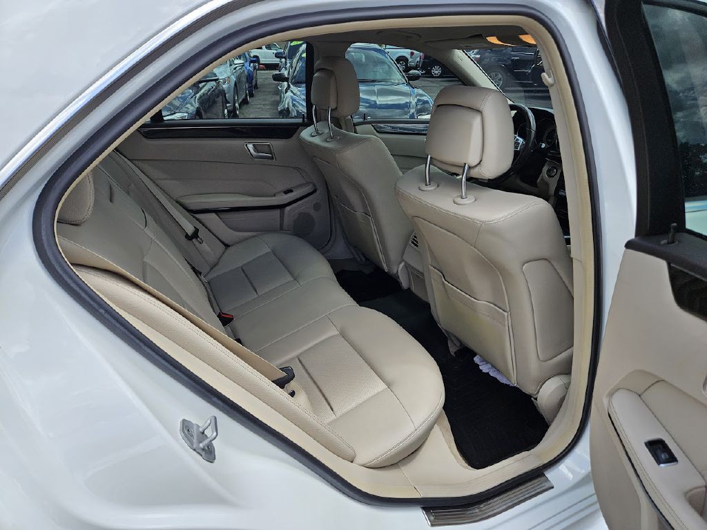 2016 Mercedes-Benz E-Class Image 43