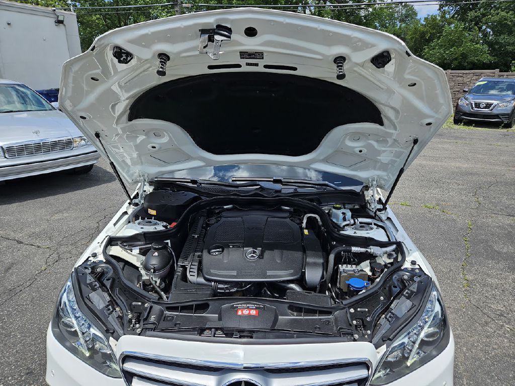 2016 Mercedes-Benz E-Class Image 48