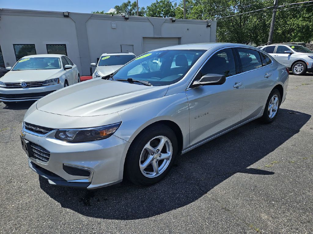 2017 Chevrolet Malibu Image 1