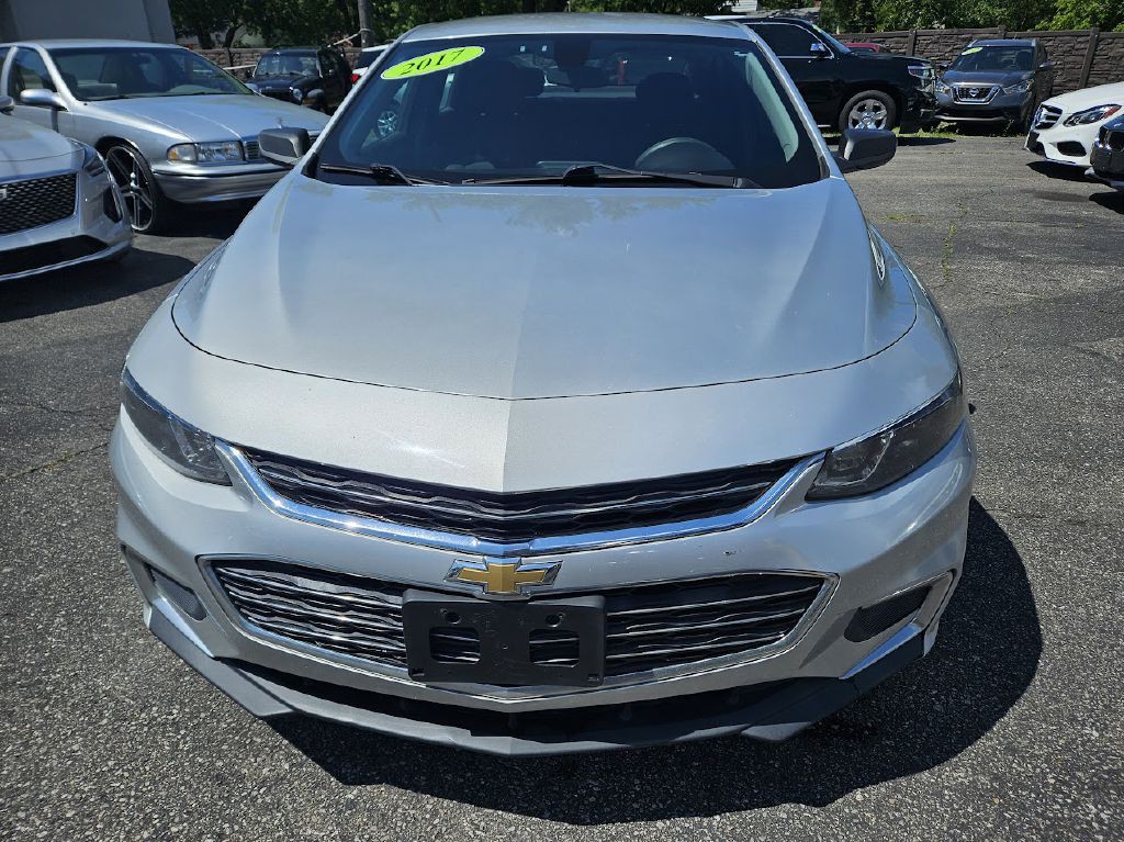 2017 Chevrolet Malibu Image 3