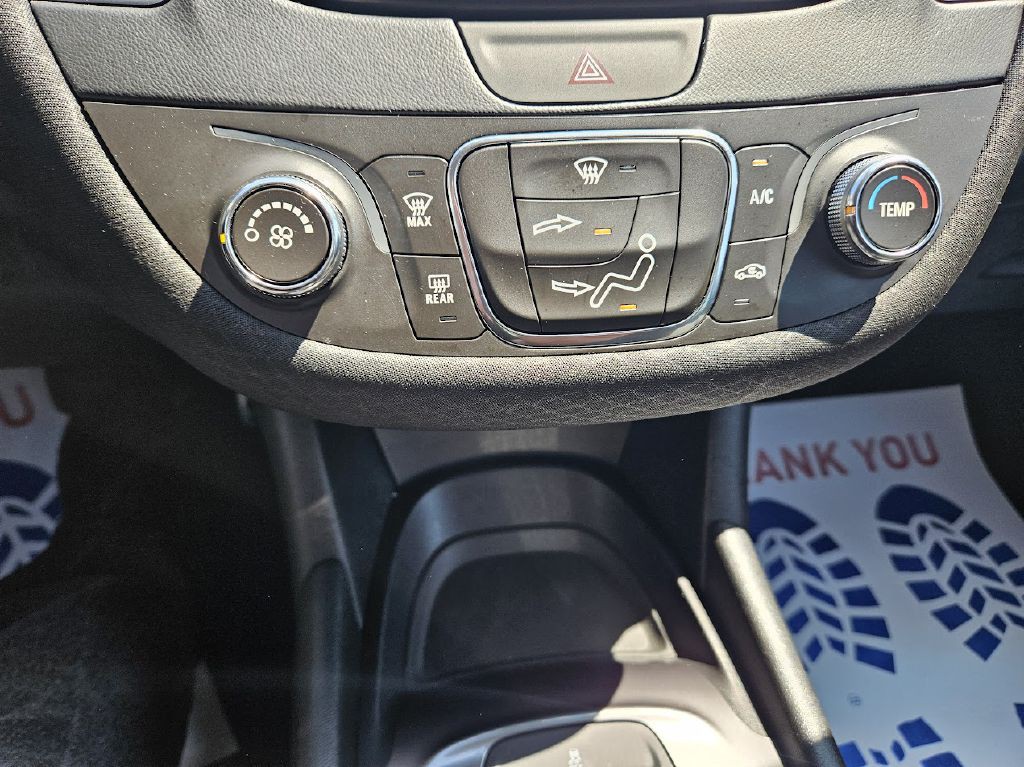 2017 Chevrolet Malibu Image 25