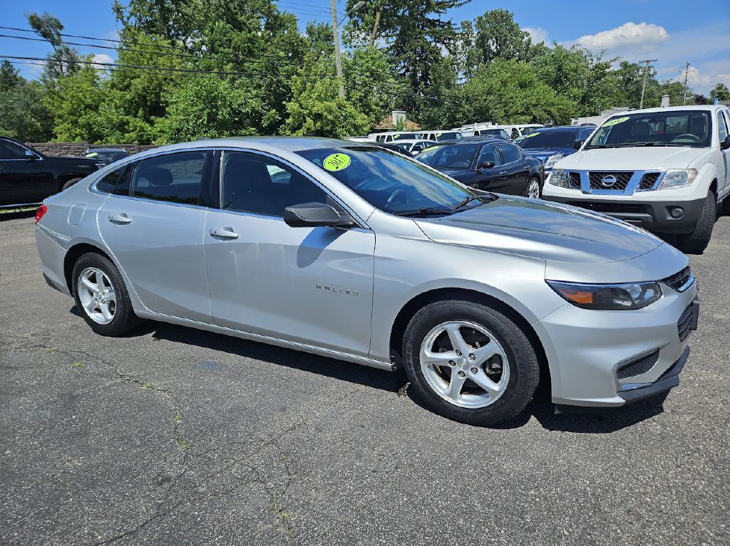 2017 Chevrolet Malibu Image 3