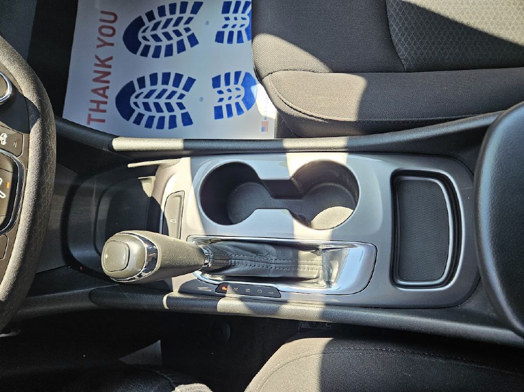 2017 Chevrolet Malibu Image 16