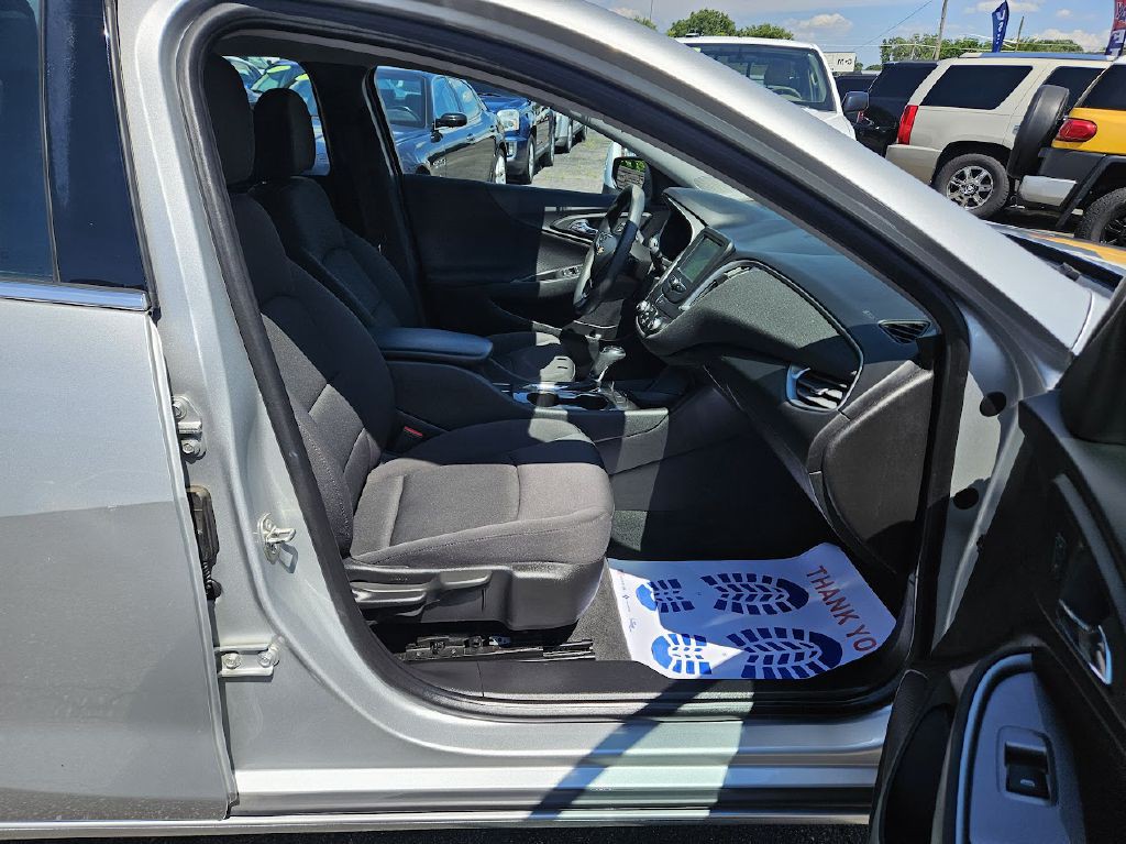 2017 Chevrolet Malibu Image 42