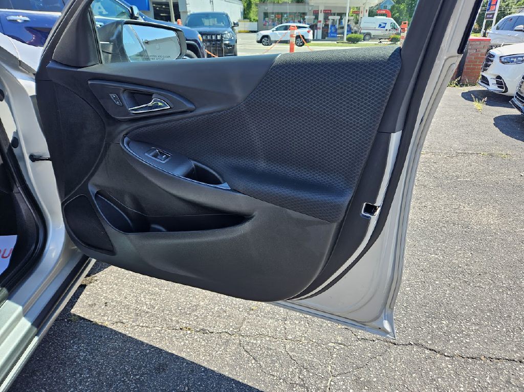 2017 Chevrolet Malibu Image 43