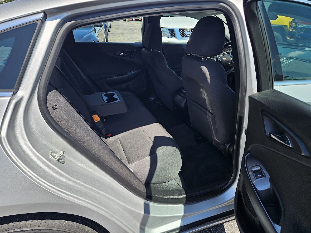 2017 Chevrolet Malibu Image 44