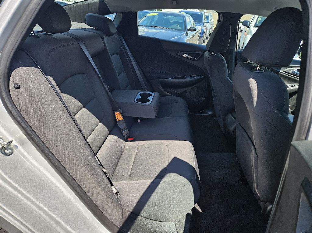 2017 Chevrolet Malibu Image 45