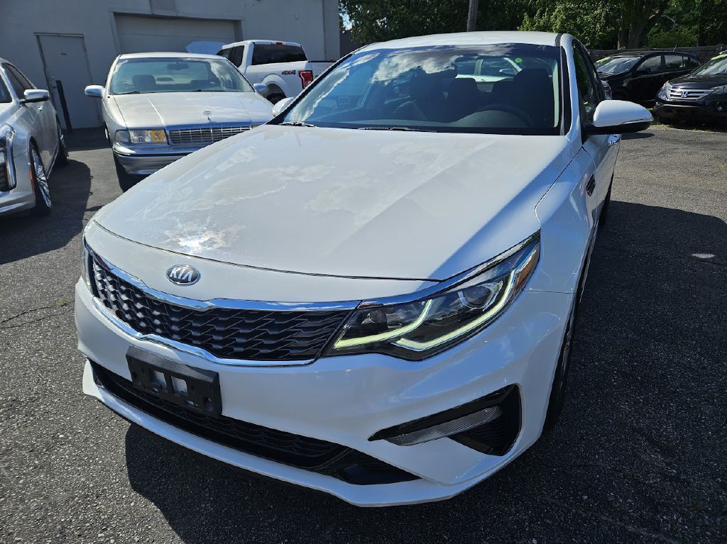 2019 Kia Optima Image 1