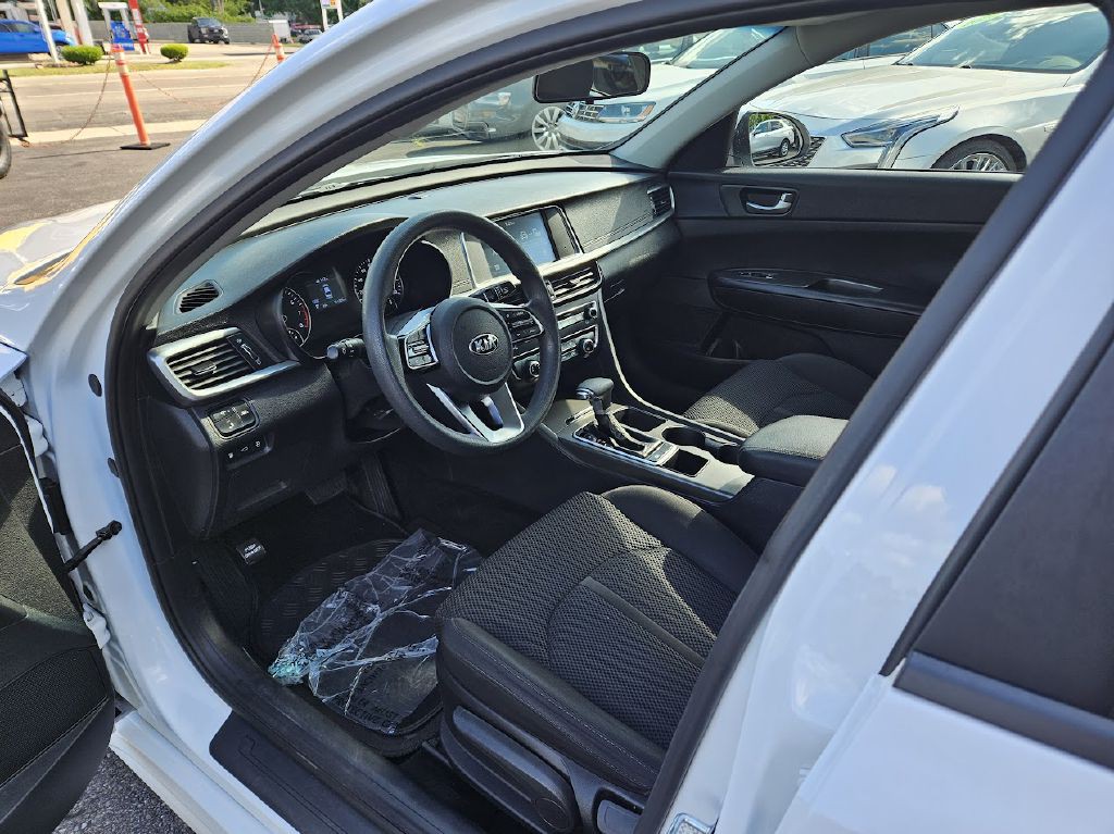 2019 Kia Optima Image 11
